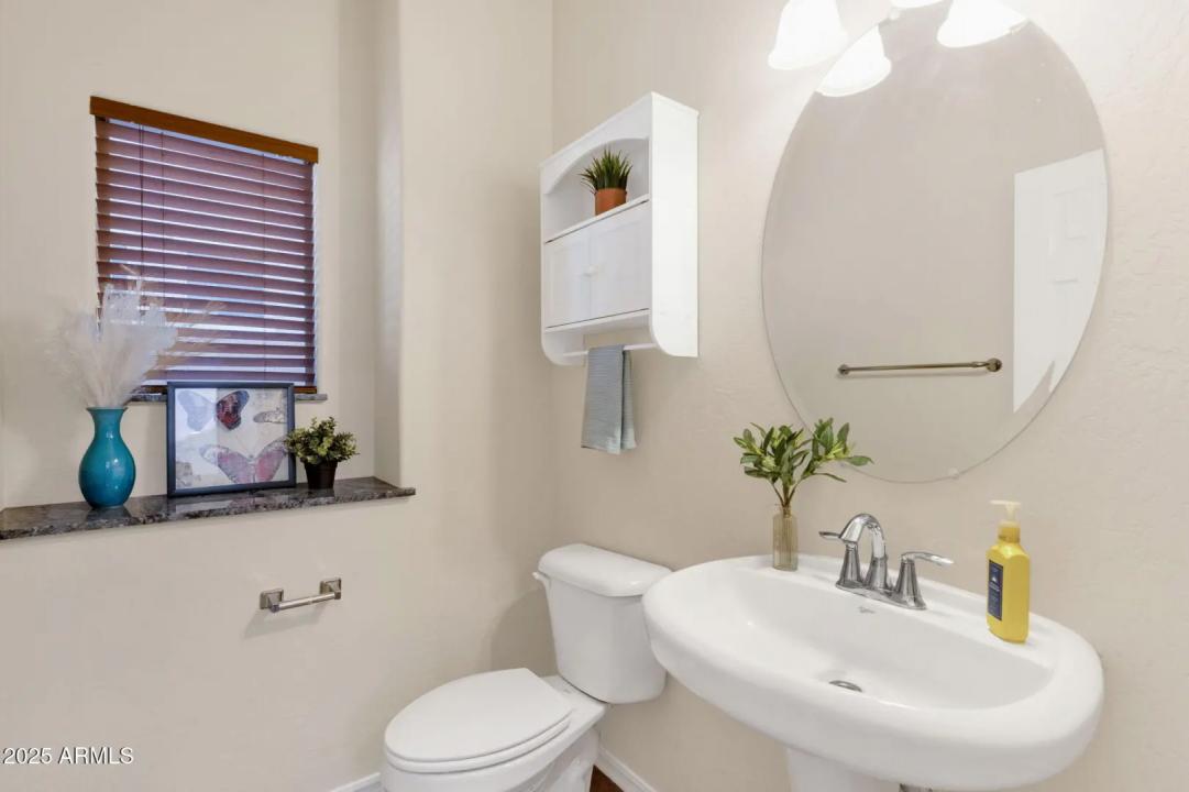 Real Estate Picture 15