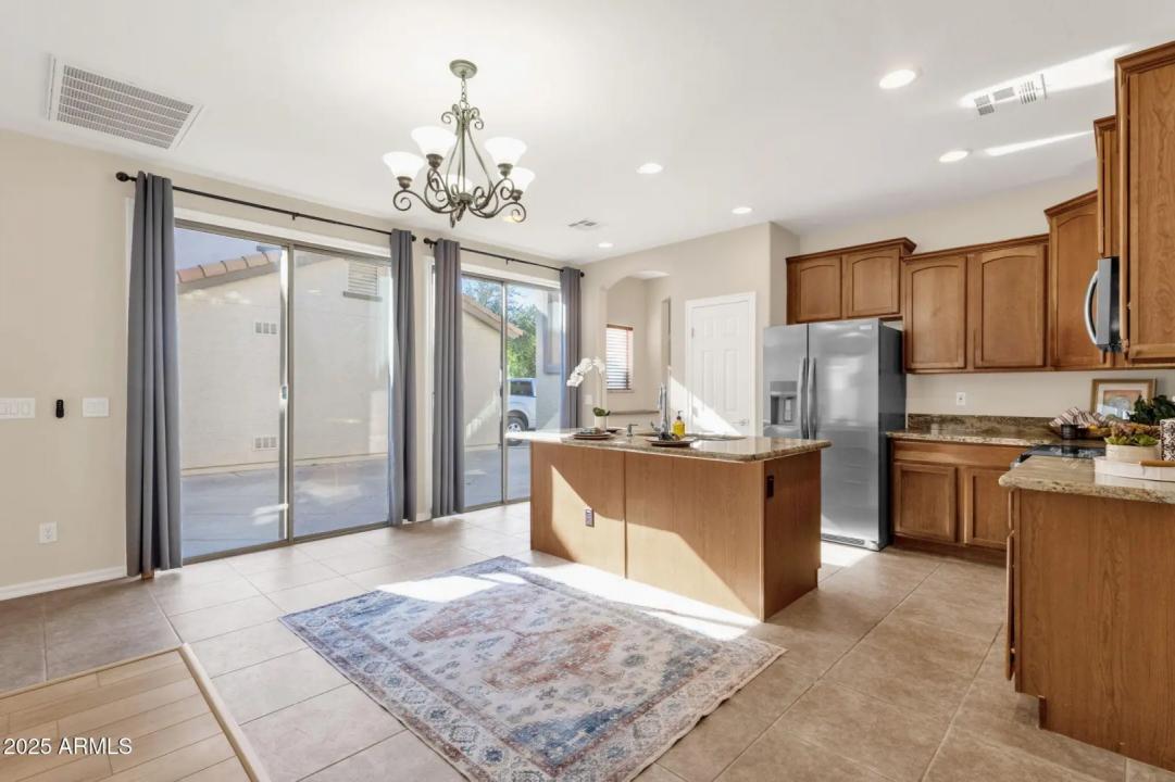 Real Estate Picture 17