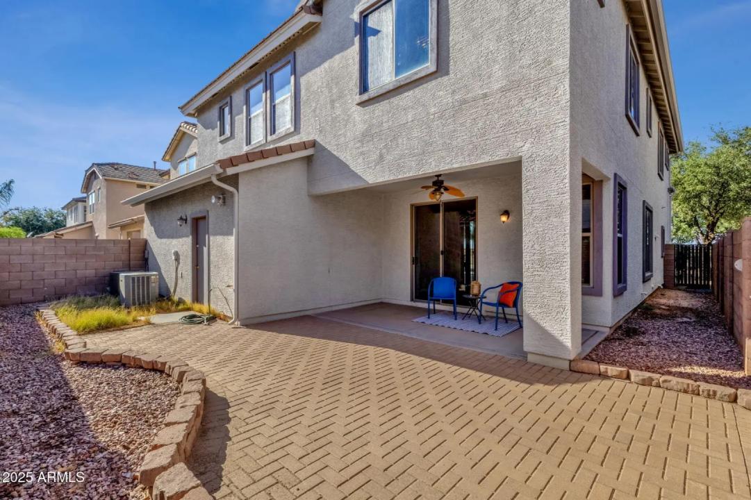 Real Estate Picture 6