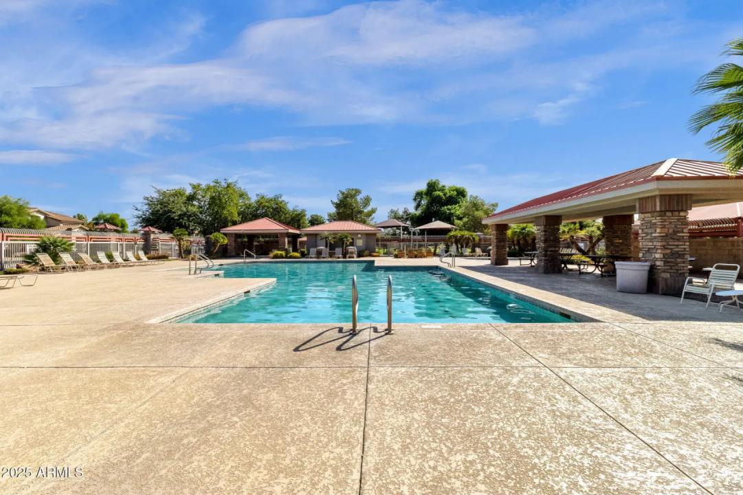 Real Estate Picture 7