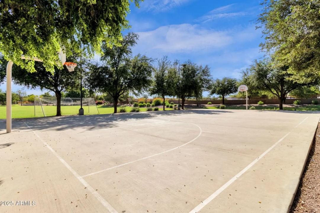 Real Estate Picture 48