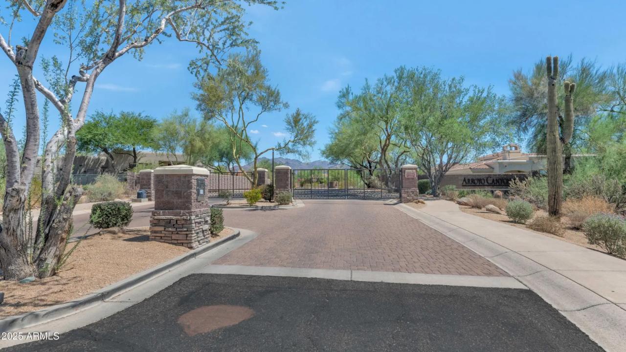 Real Estate Picture 4
