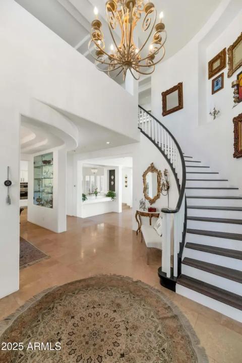 Real Estate Picture 5