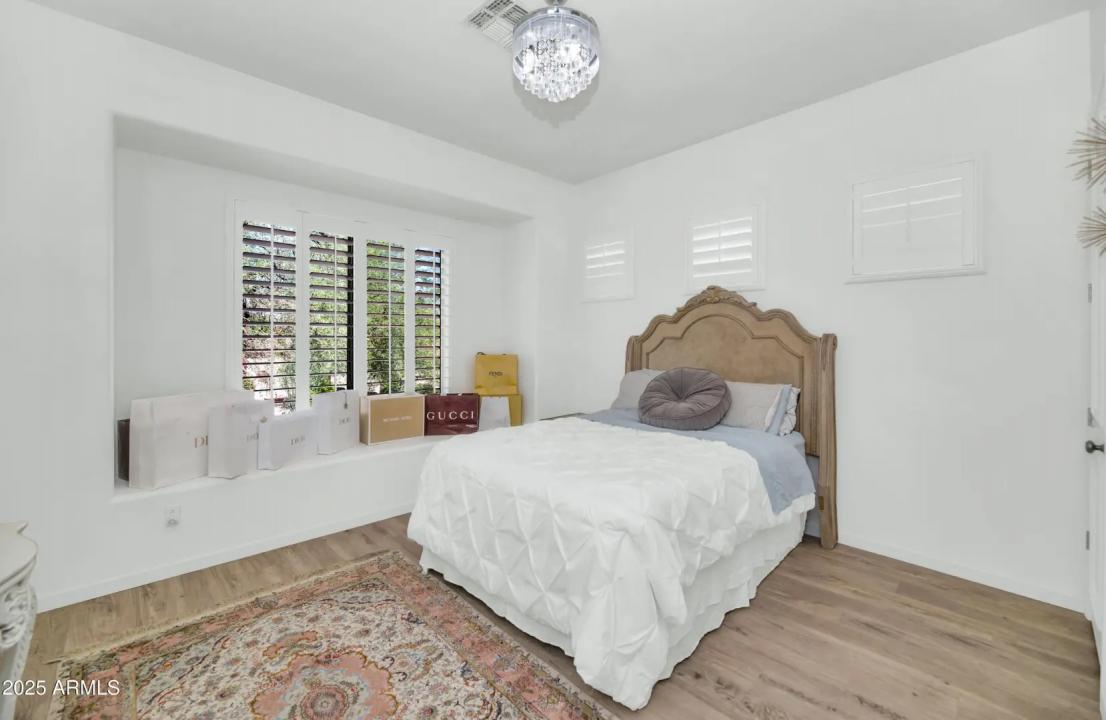 Real Estate Picture 35