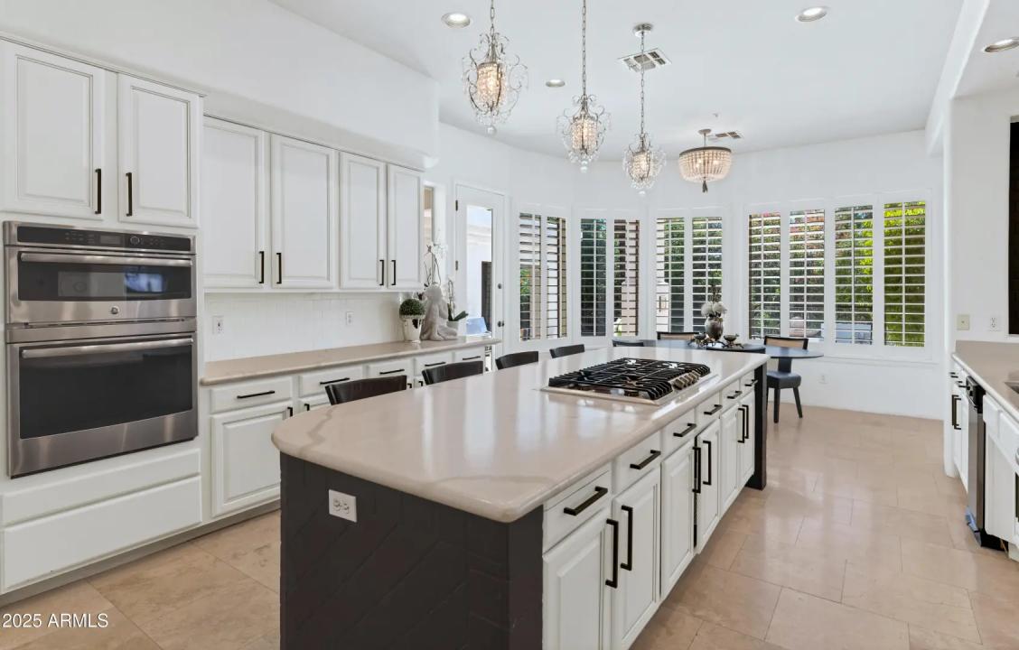Real Estate Picture 18