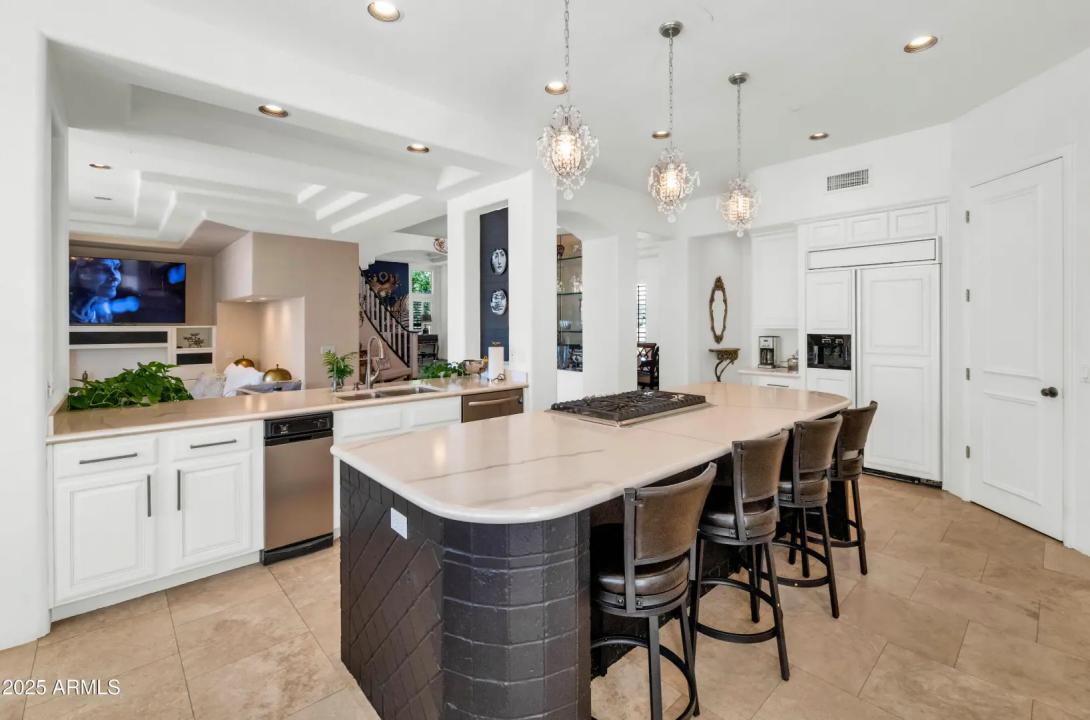 Real Estate Picture 21