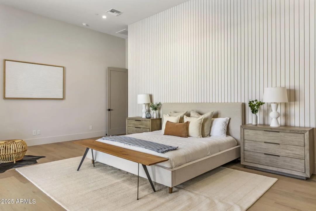 Real Estate Picture 13
