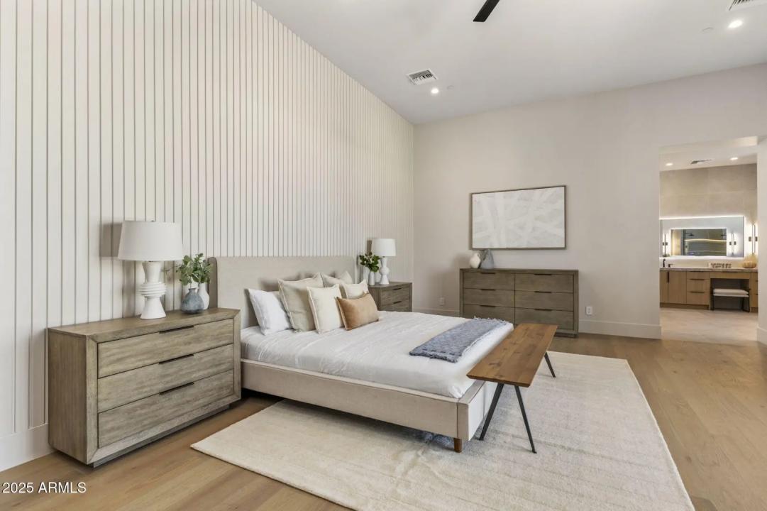 Real Estate Picture 14