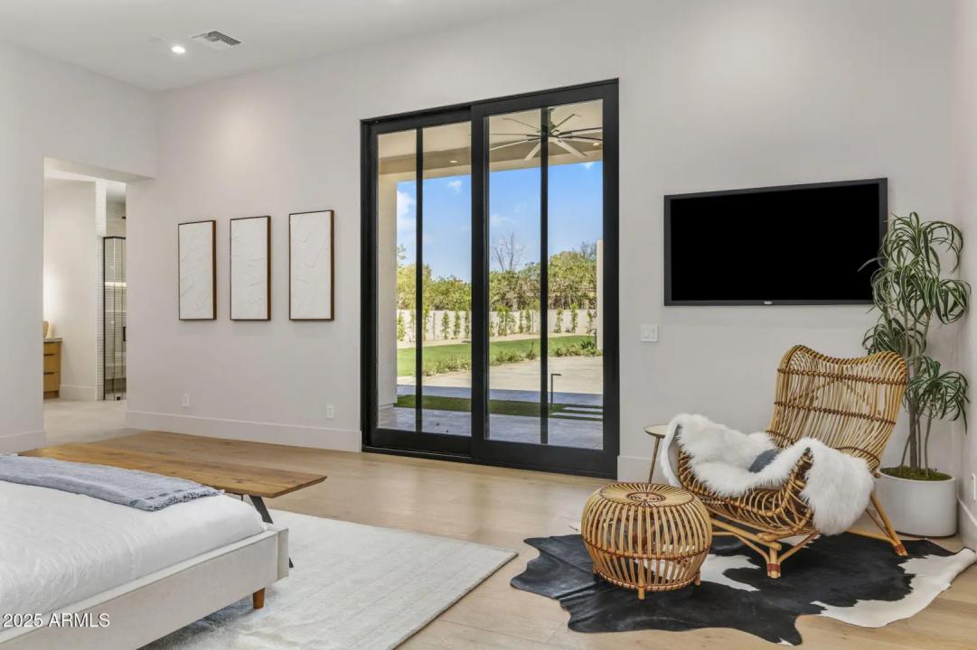 Real Estate Picture 15