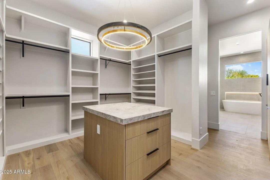 Real Estate Picture 19