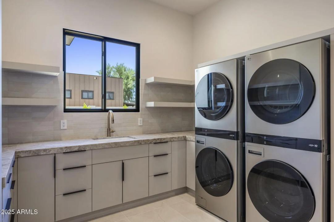Real Estate Picture 22