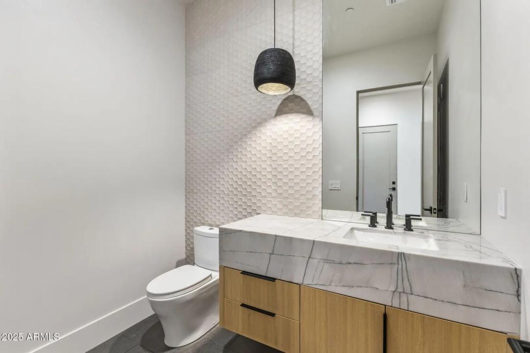 Real Estate Picture 25