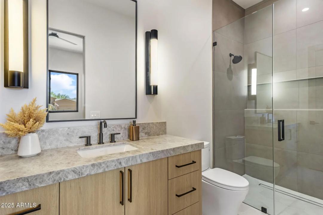 Real Estate Picture 24