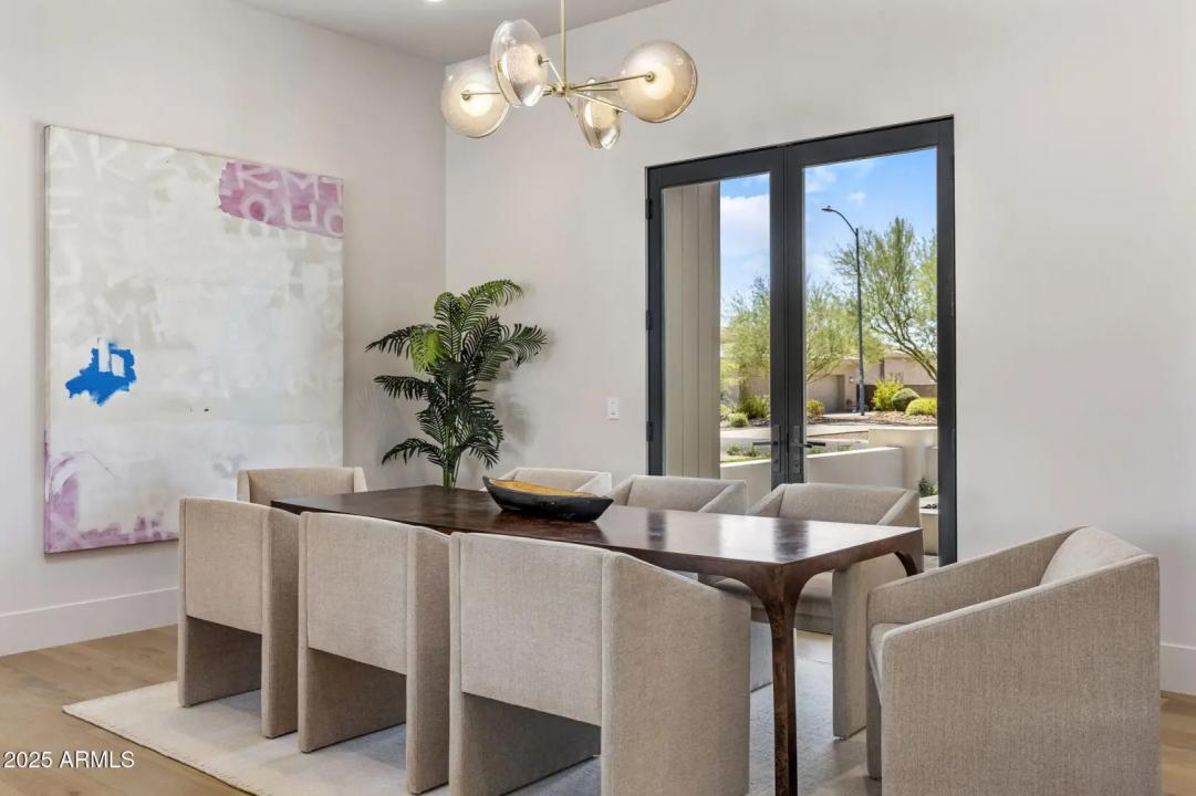 Real Estate Picture 12