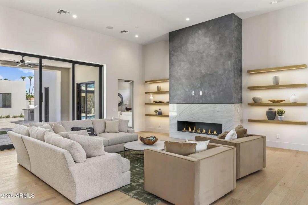 Real Estate Picture 10