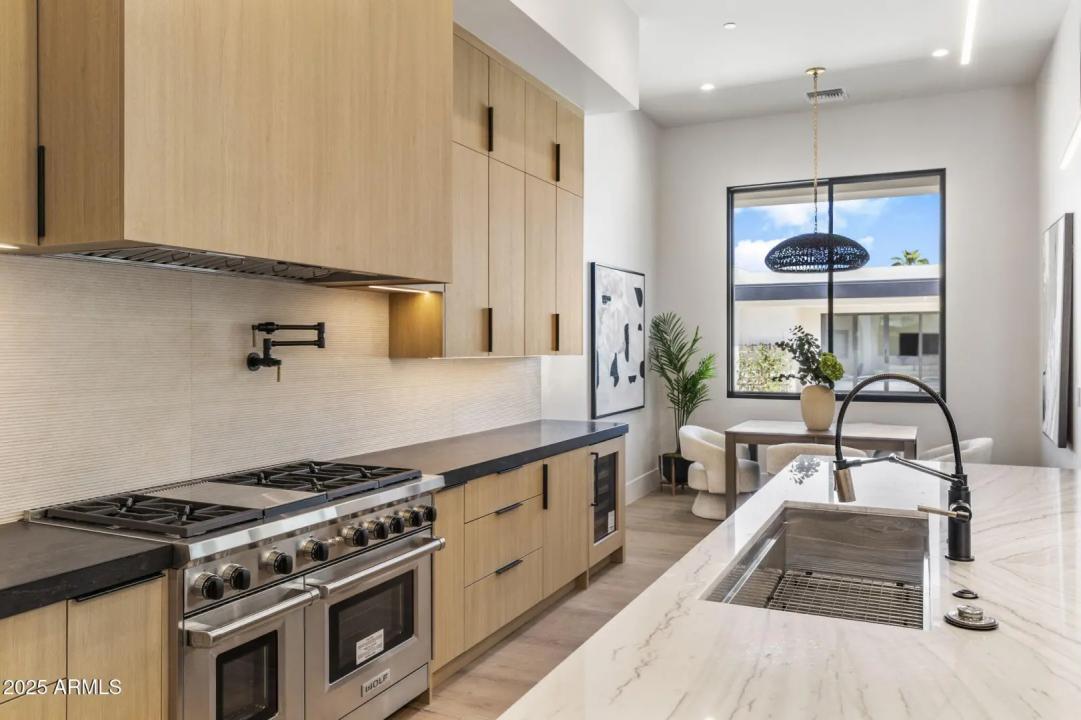 Real Estate Picture 6