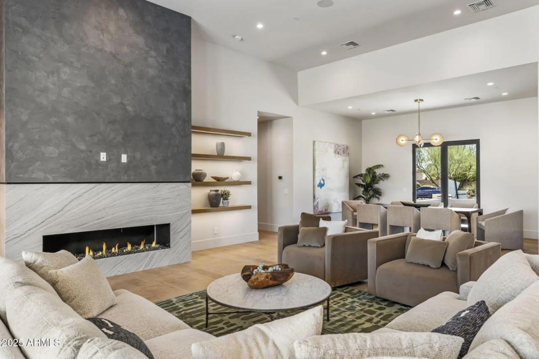Real Estate Picture 11