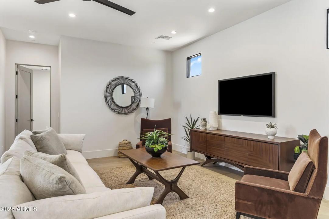 Real Estate Picture 21