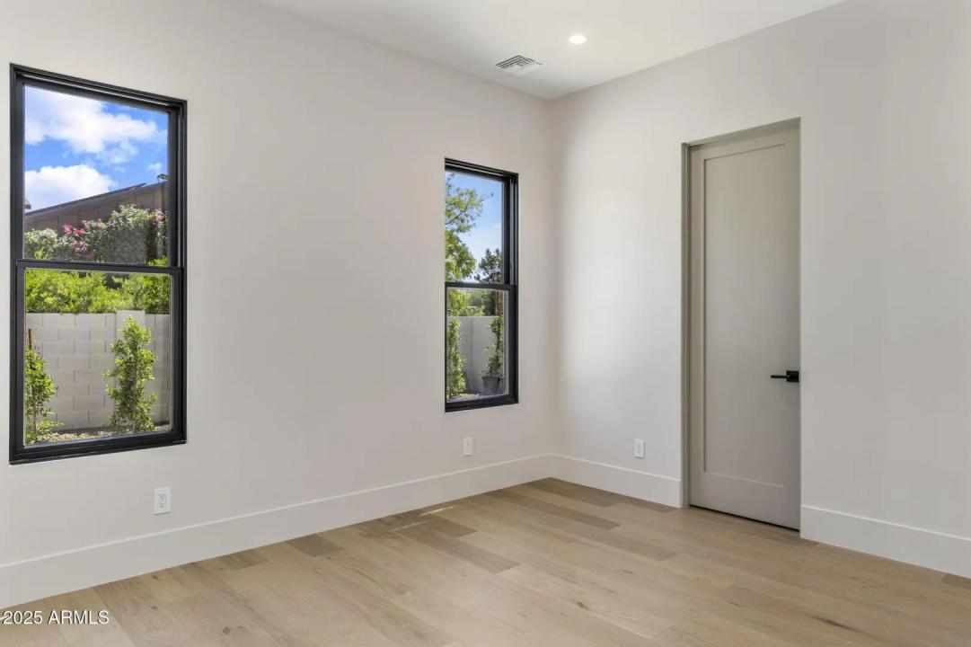Real Estate Picture 29