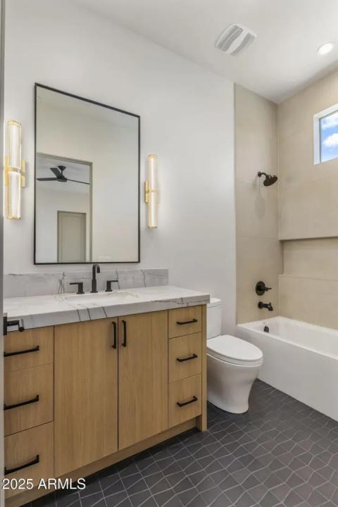 Real Estate Picture 30