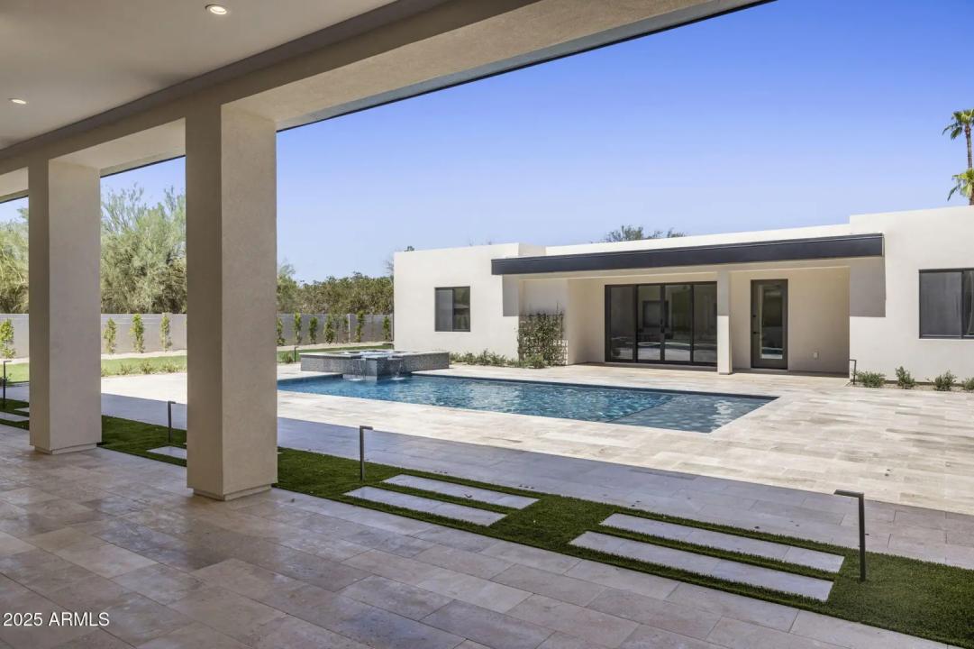Real Estate Picture 42