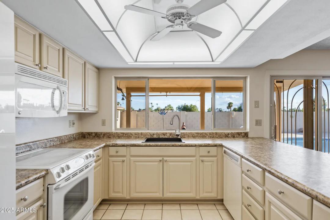 Real Estate Picture 5