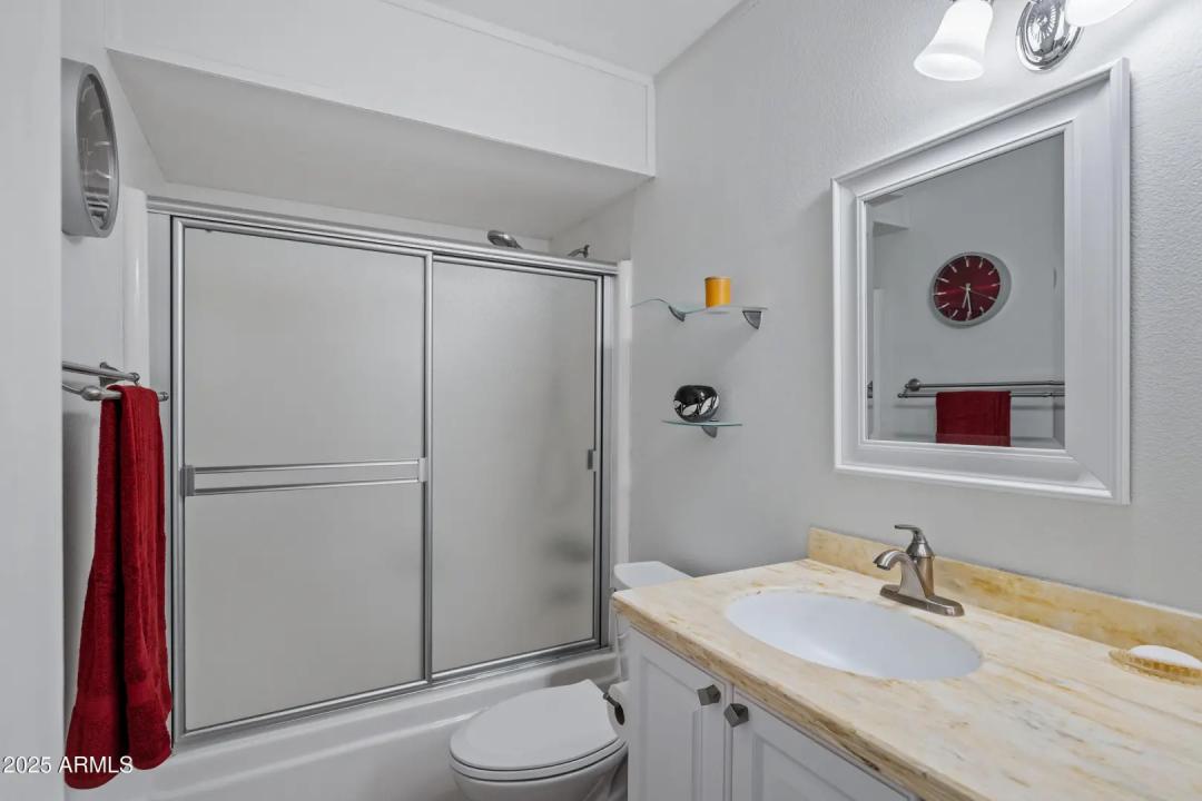 Real Estate Picture 12