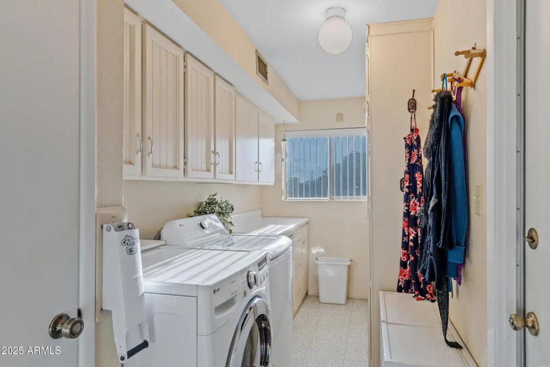Real Estate Picture 13