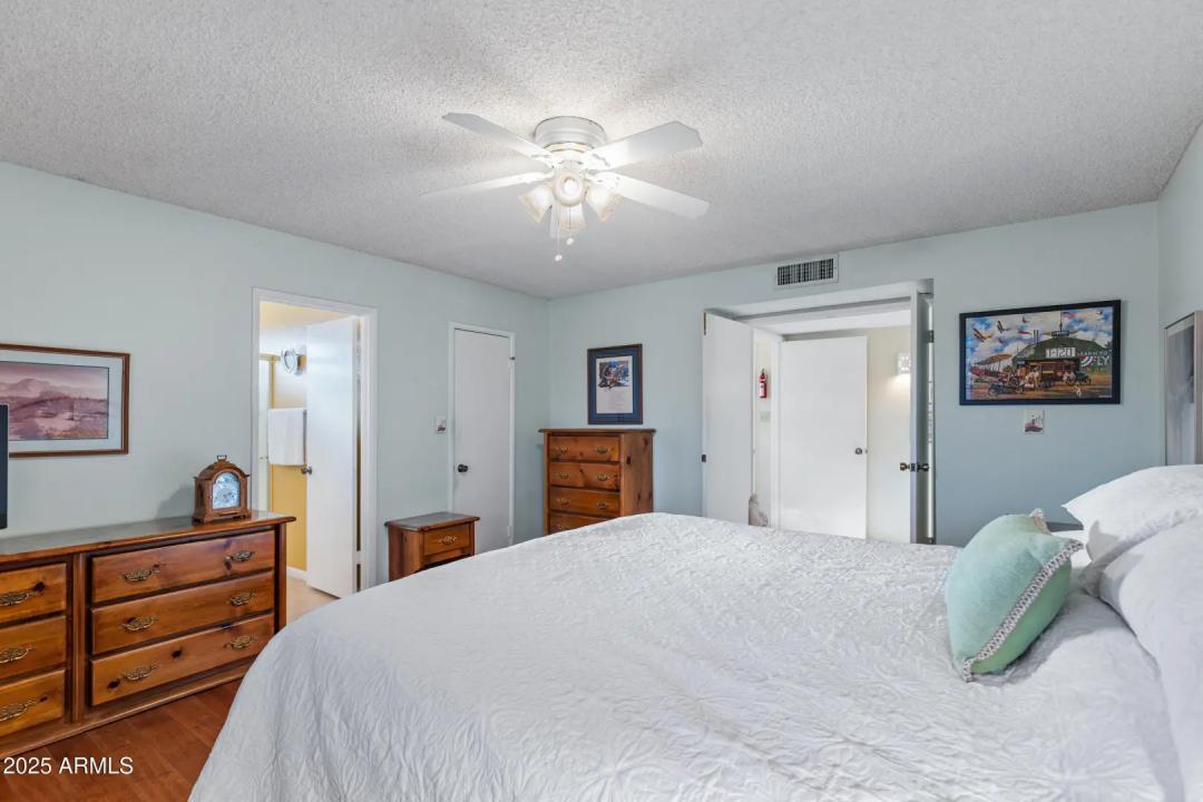 Real Estate Picture 8
