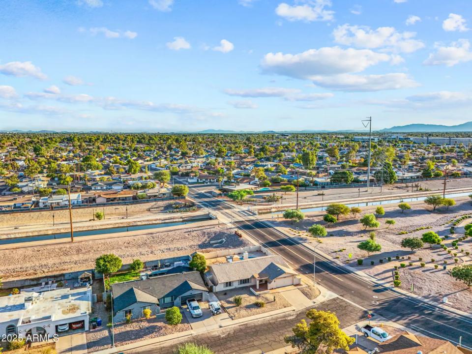 Real Estate Picture 19