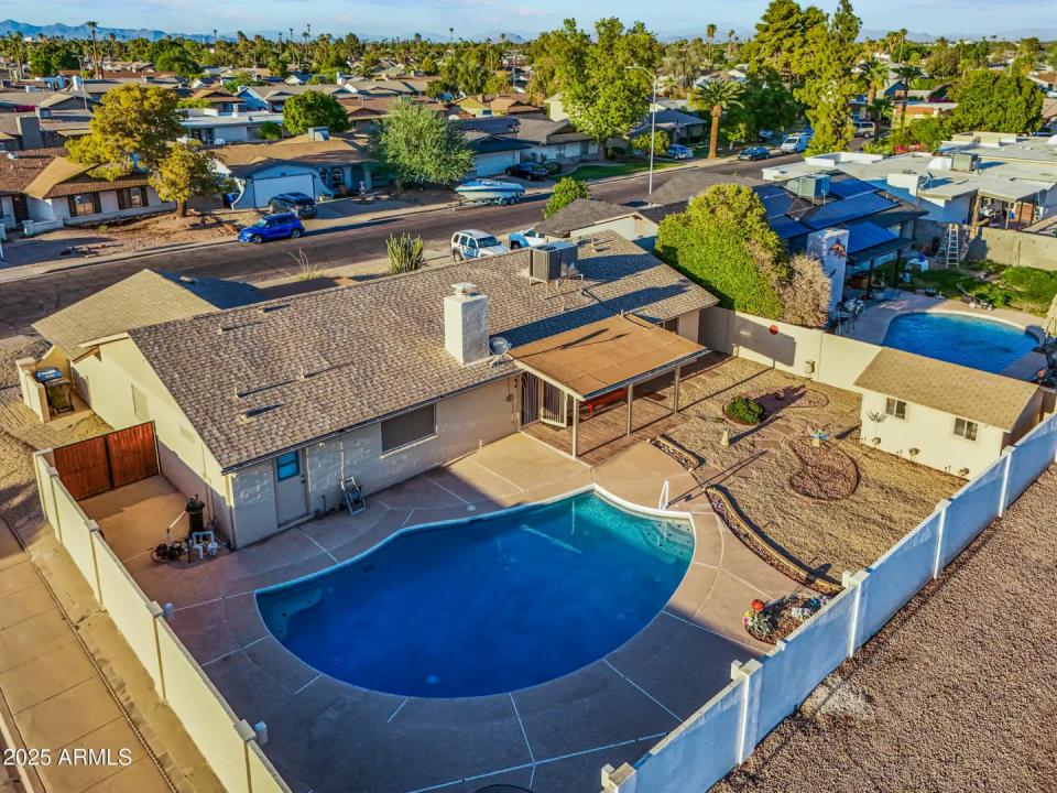 Real Estate Picture 18