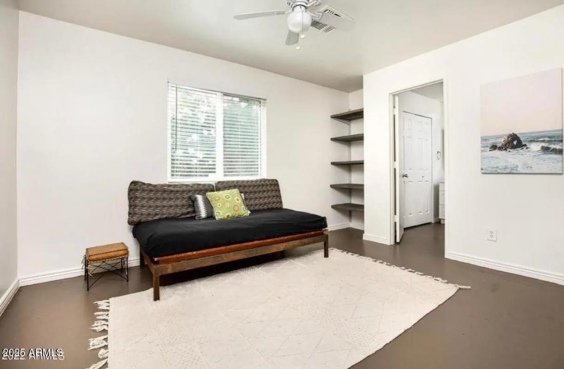 Real Estate Picture 6