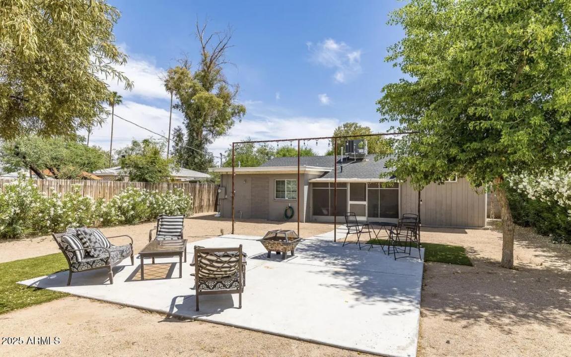 Real Estate Picture 16