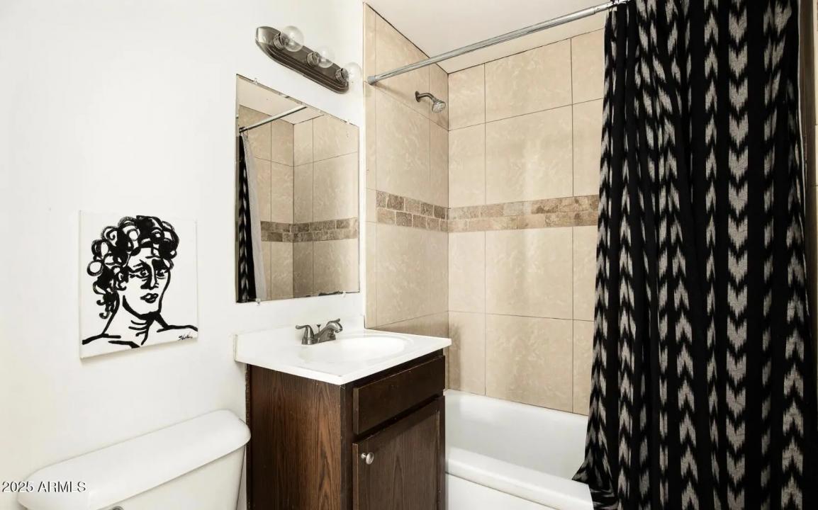 Real Estate Picture 9