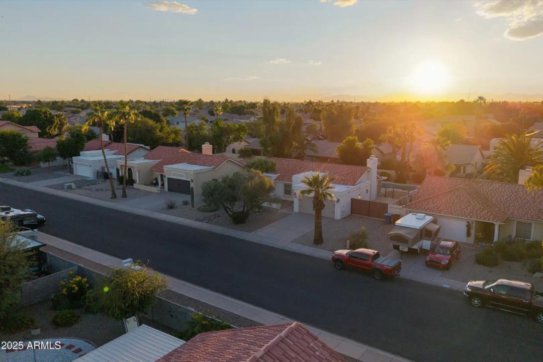 Real Estate Picture 3