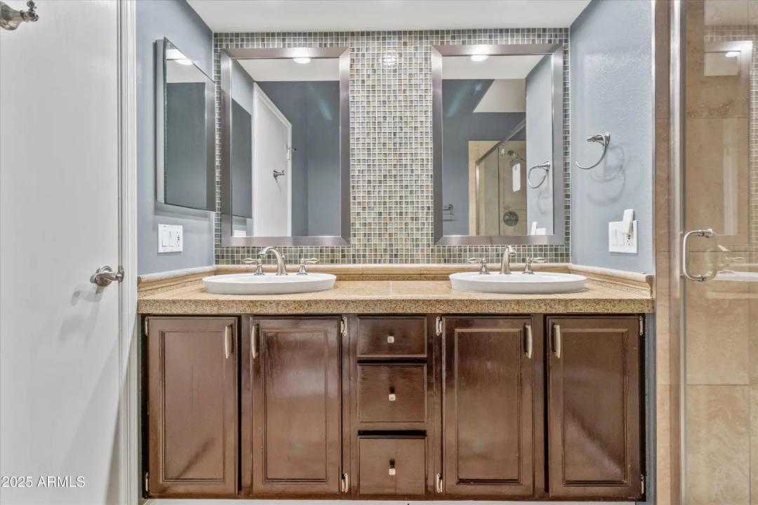 Real Estate Picture 24