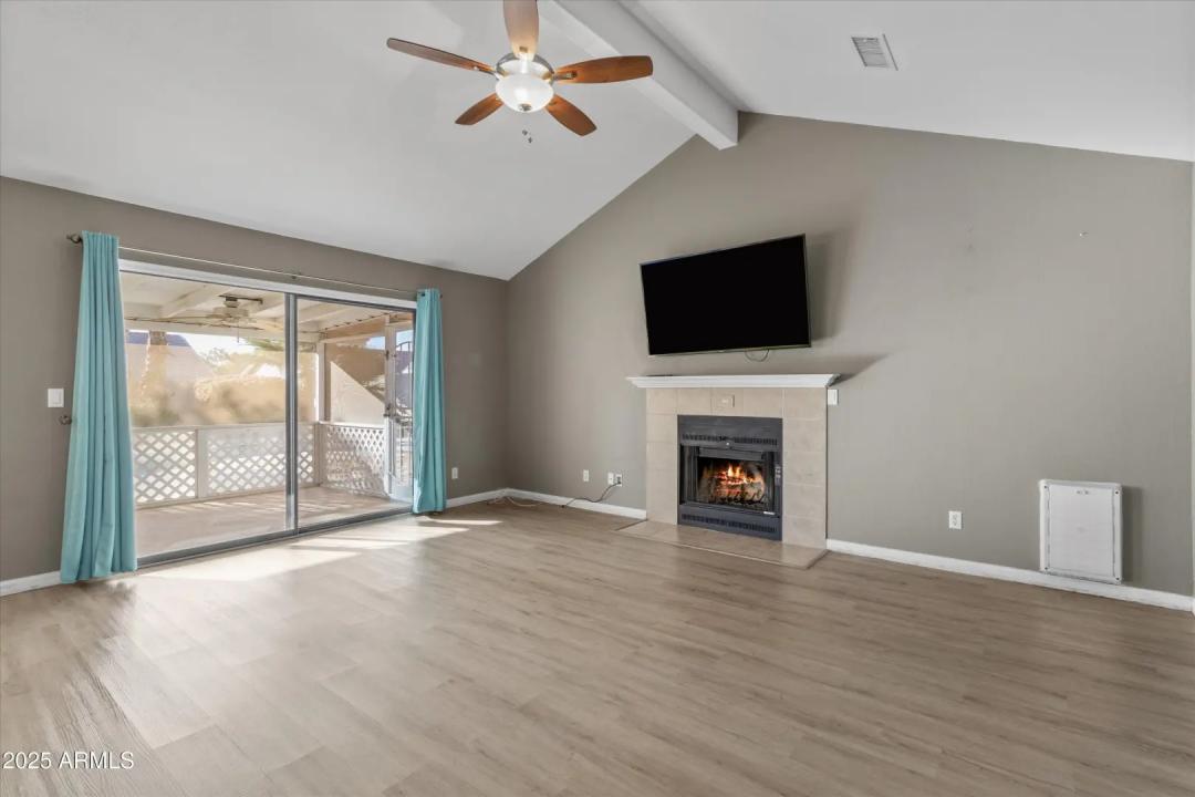 Real Estate Picture 9