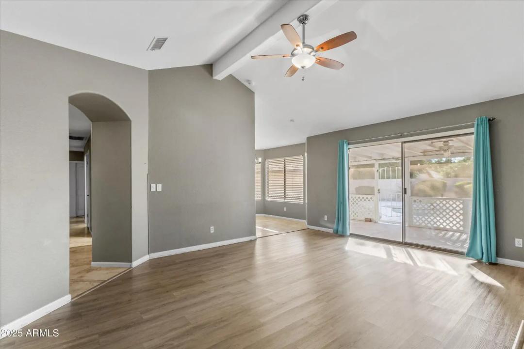 Real Estate Picture 11