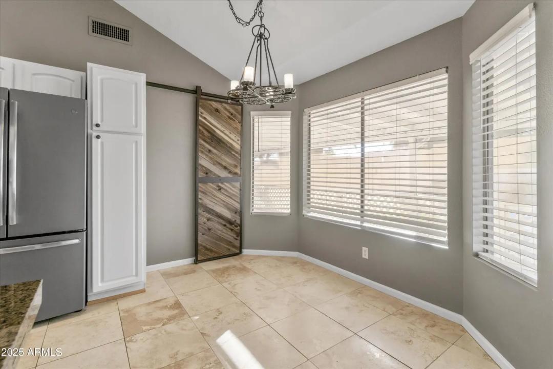 Real Estate Picture 12