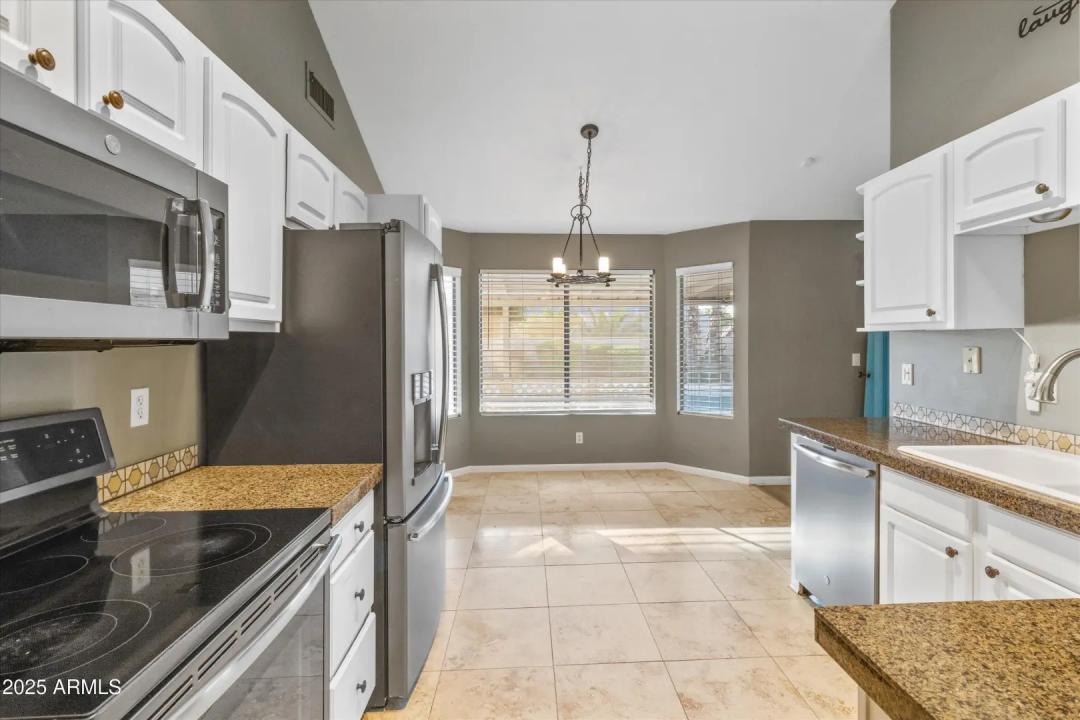 Real Estate Picture 17