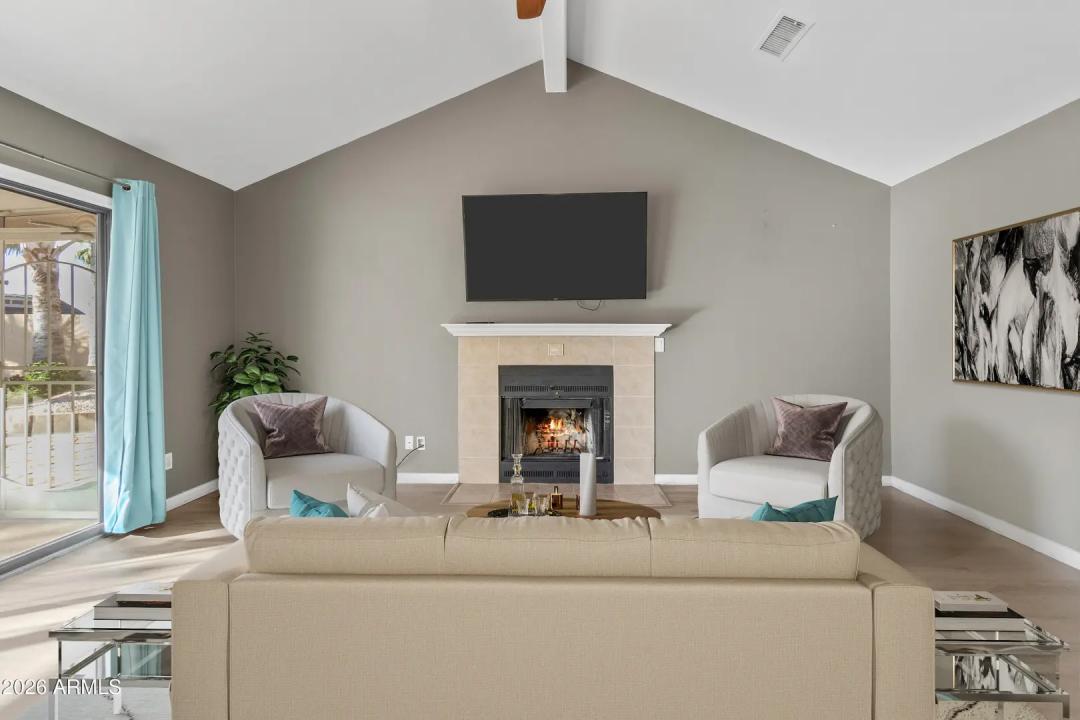 Real Estate Picture 11