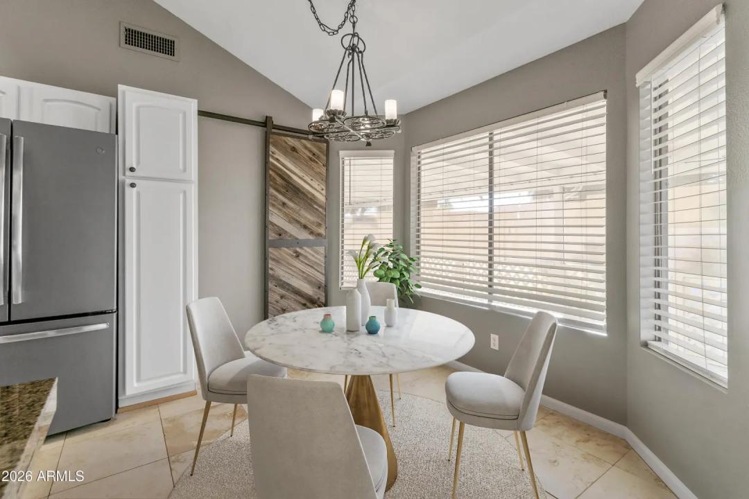 Real Estate Picture 14