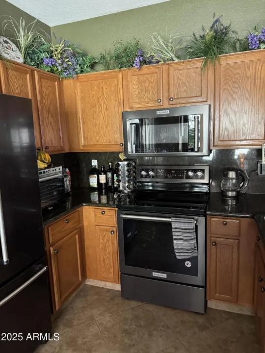 Real Estate Picture 8