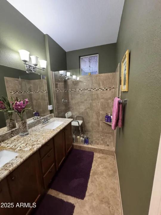 Real Estate Picture 24