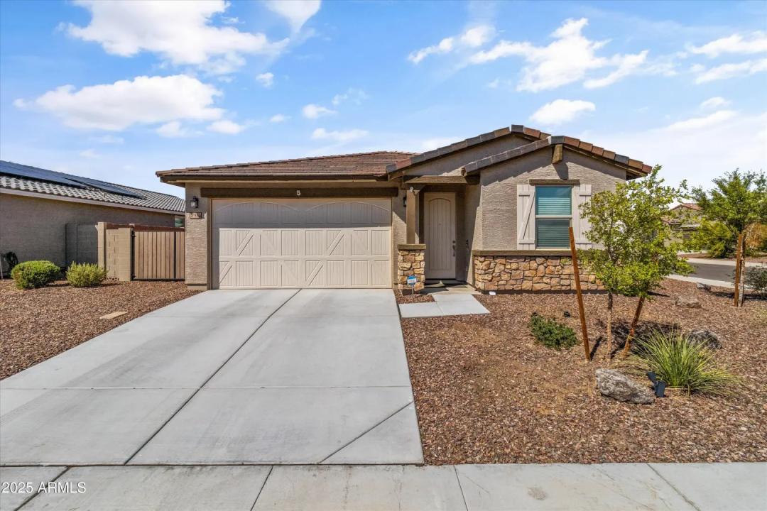 Real Estate Picture 4