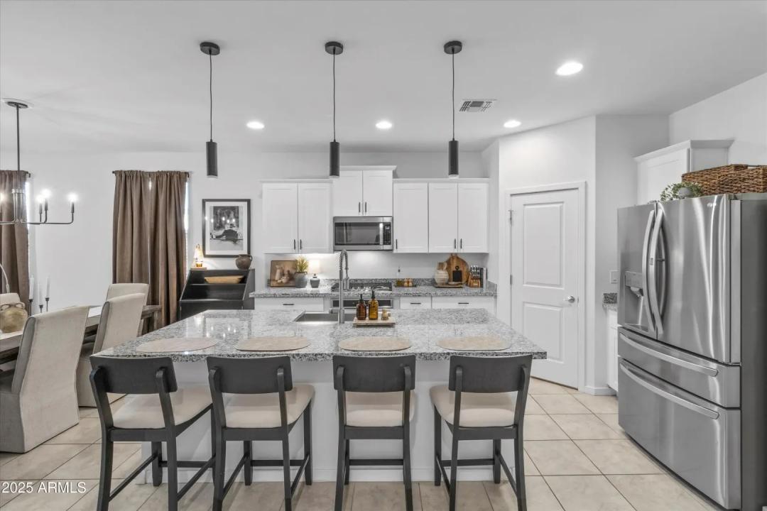 Real Estate Picture 8