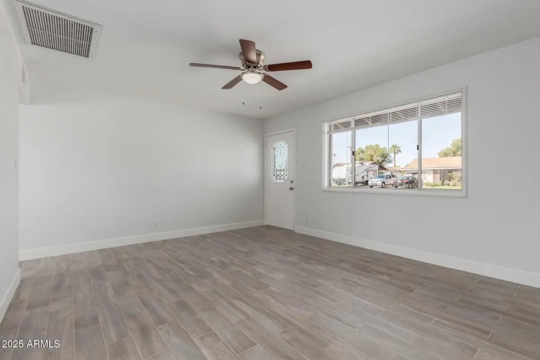 Real Estate Picture 6