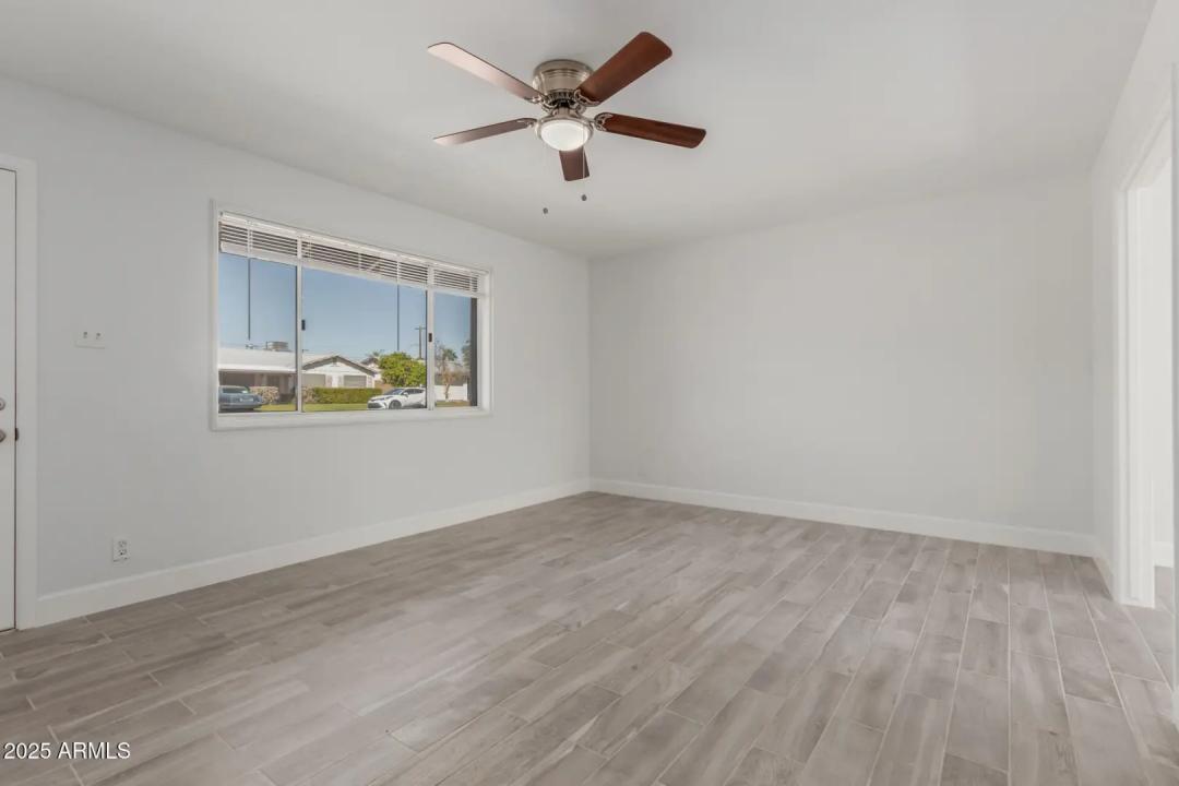 Real Estate Picture 7