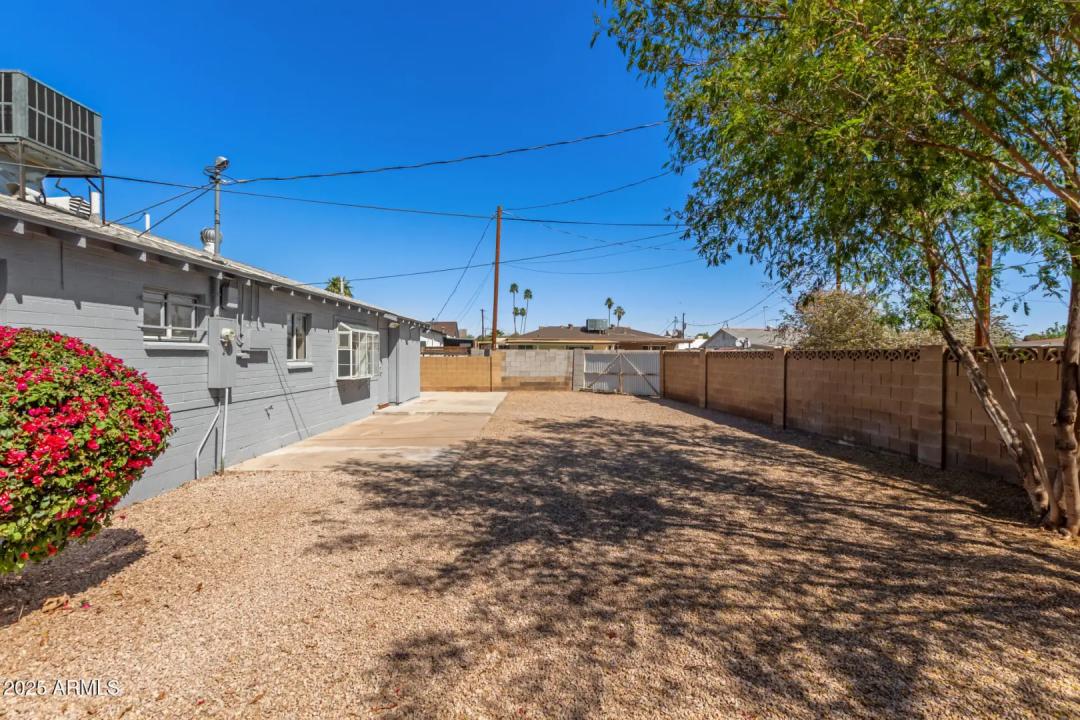 Real Estate Picture 18