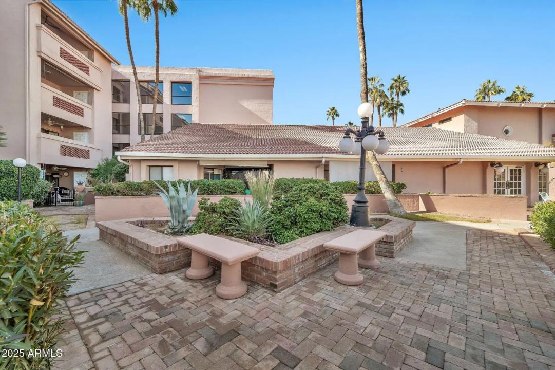 Real Estate Picture 30